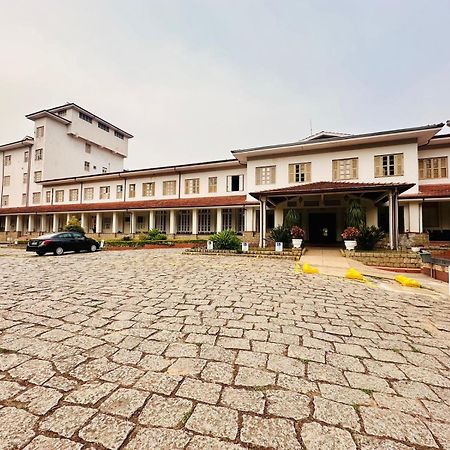 Apartamento Condominio Quisisana Centro Pocos De Caldas Lazer Completo, Uma Estrutura De Resort エクステリア 写真