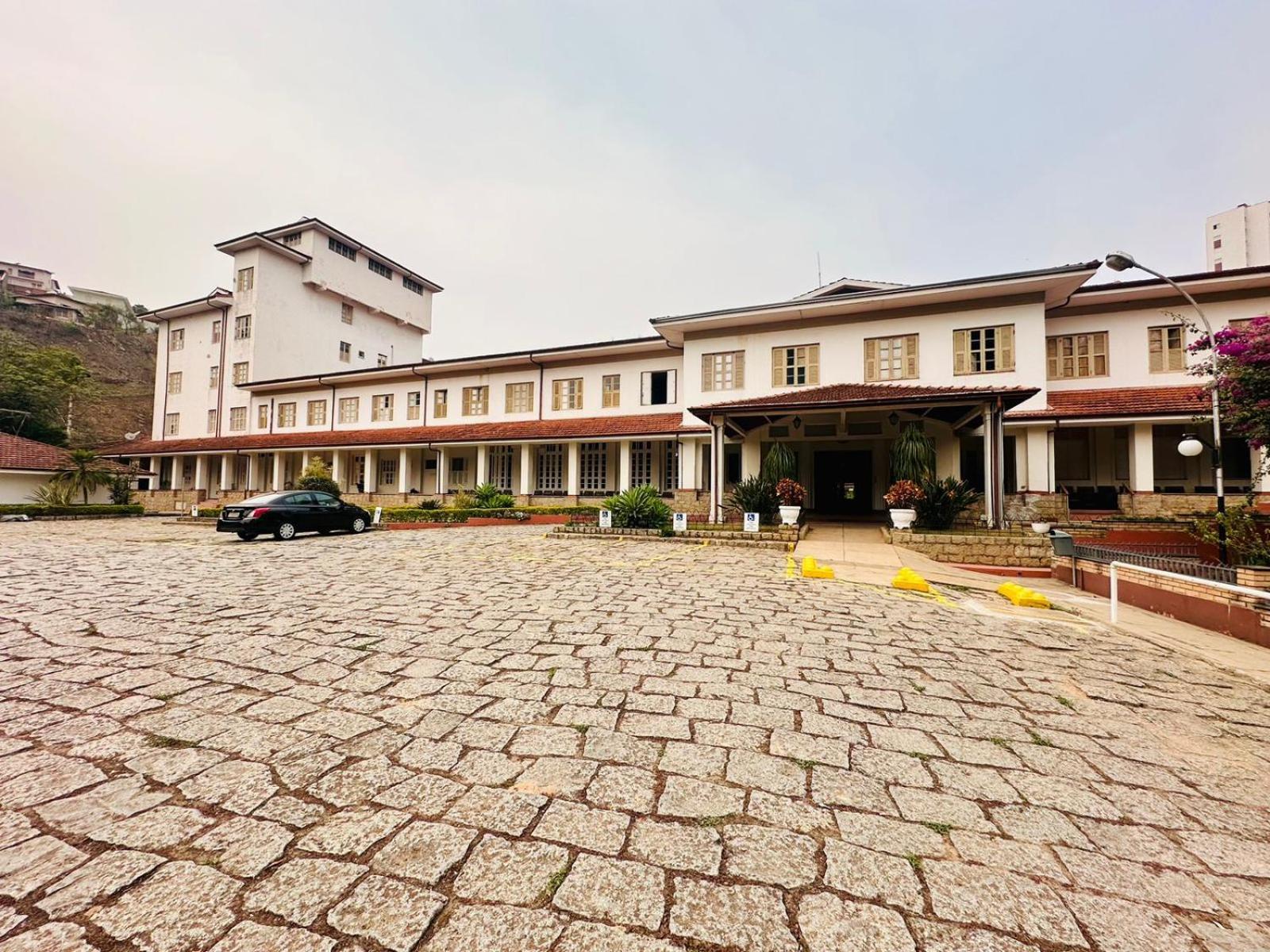 Apartamento Condominio Quisisana Centro Pocos De Caldas Lazer Completo, Uma Estrutura De Resort エクステリア 写真